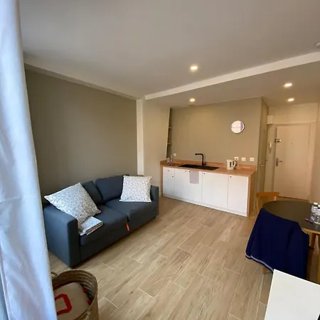 In Toulhouse Apartment *